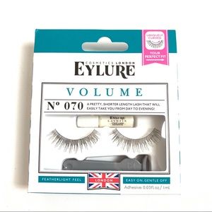 Eylure Volume Featherlight Feel False Eyelashes